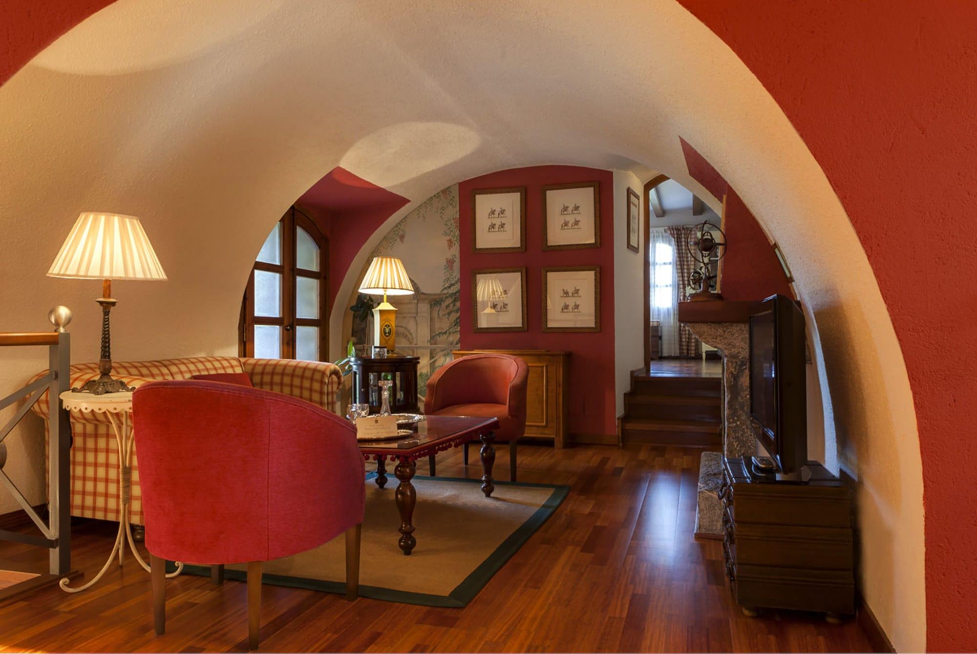 El Castell De Ciutat - Relais & Chateaux La Seu d'Urgell Kültér fotó
